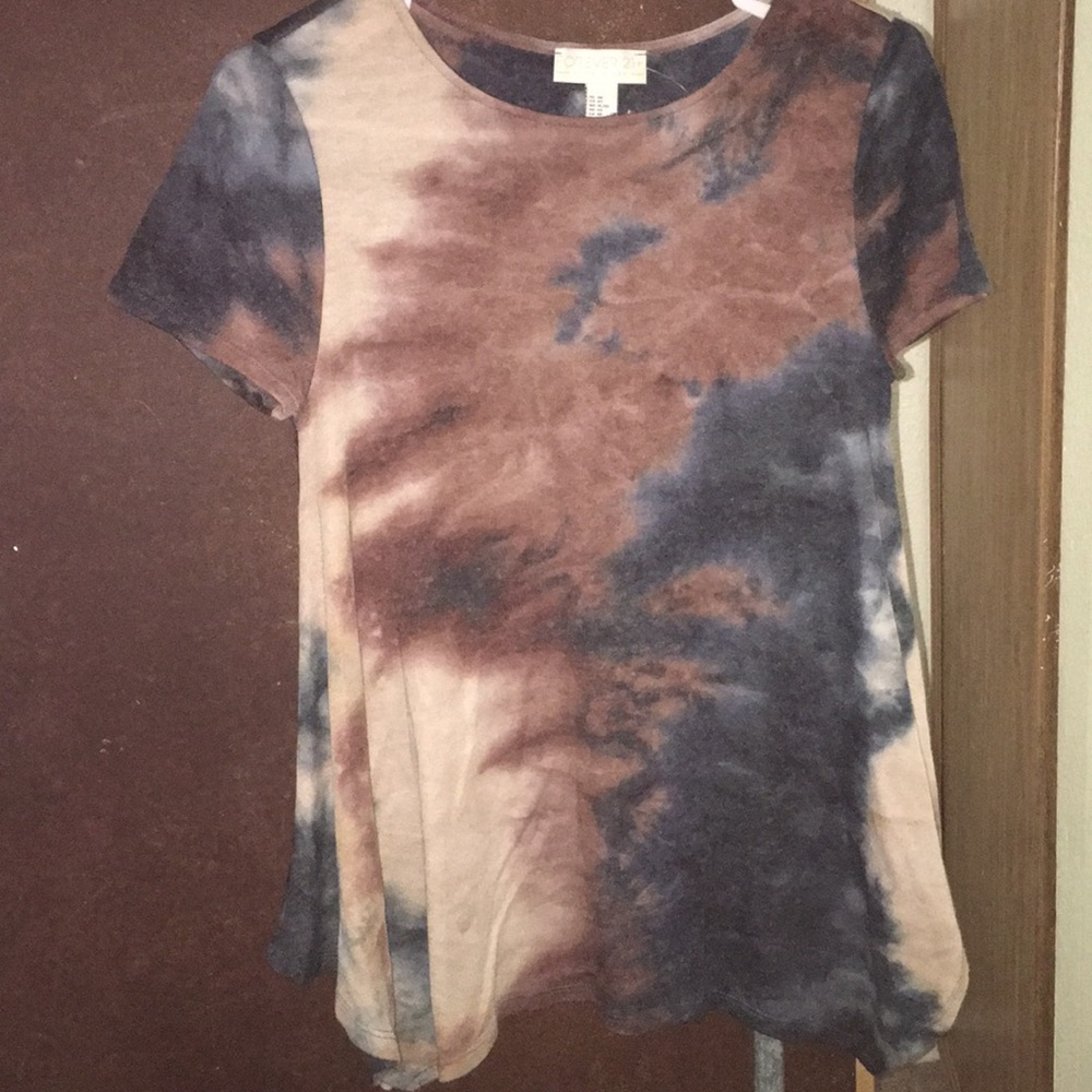 Blouse, barely worn. Nothing wrong with it.